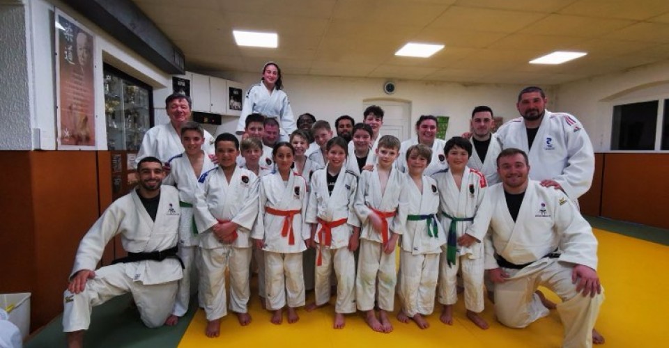 ENTRAINEMENT INTERCLUBS JCCREUSOTIN/JCBLANZYNOIS> 85 judokas réunis sur les tatamis Creusotin -16/02/2024
